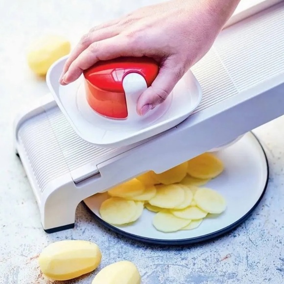 Tupperware Mandoline, Slice & Dice Chef Kitchen Time Savers - Picture 3 of 8